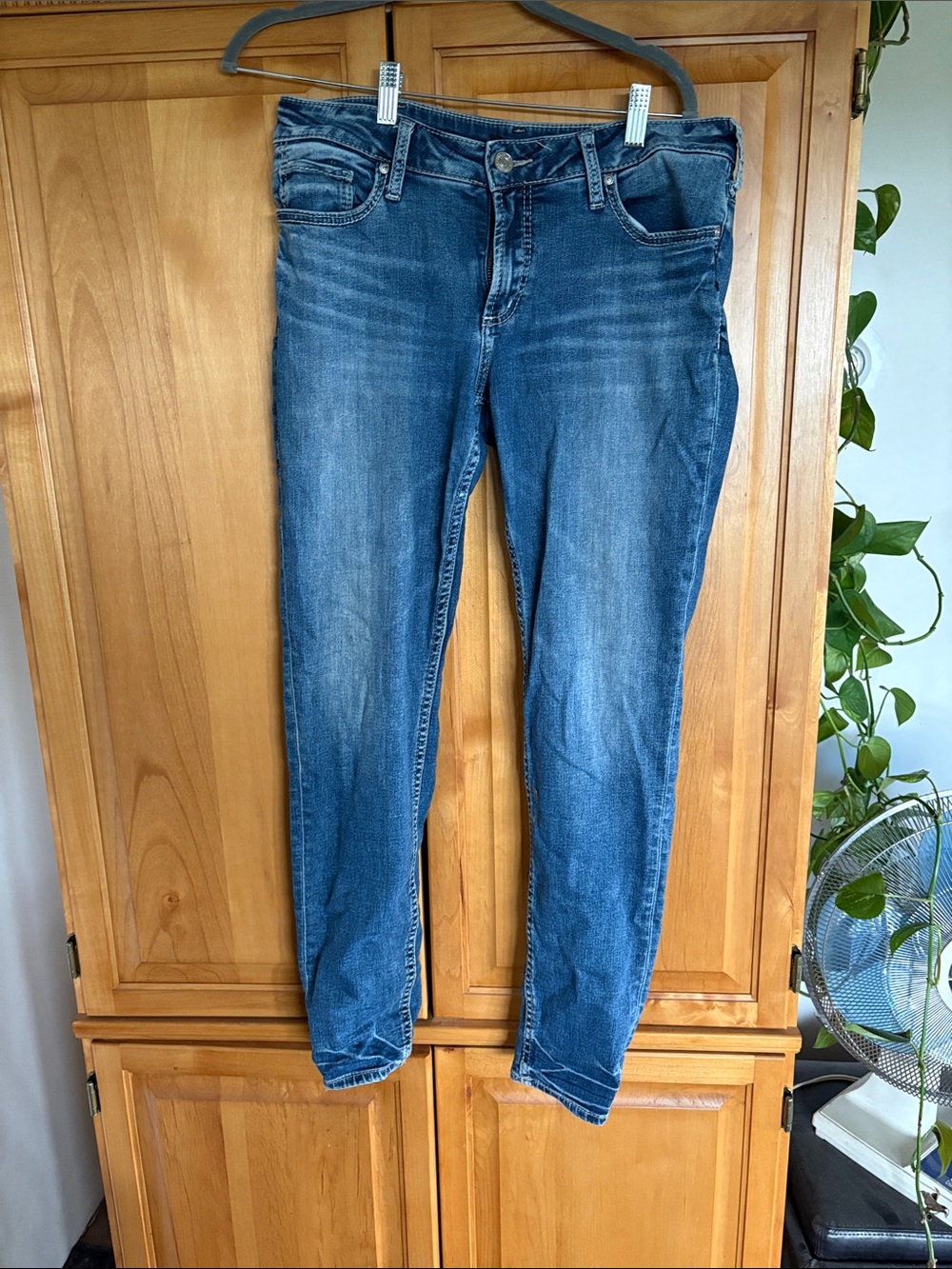 Silver Jeans Women's Skinny Blue Denim 32 waist 31 length